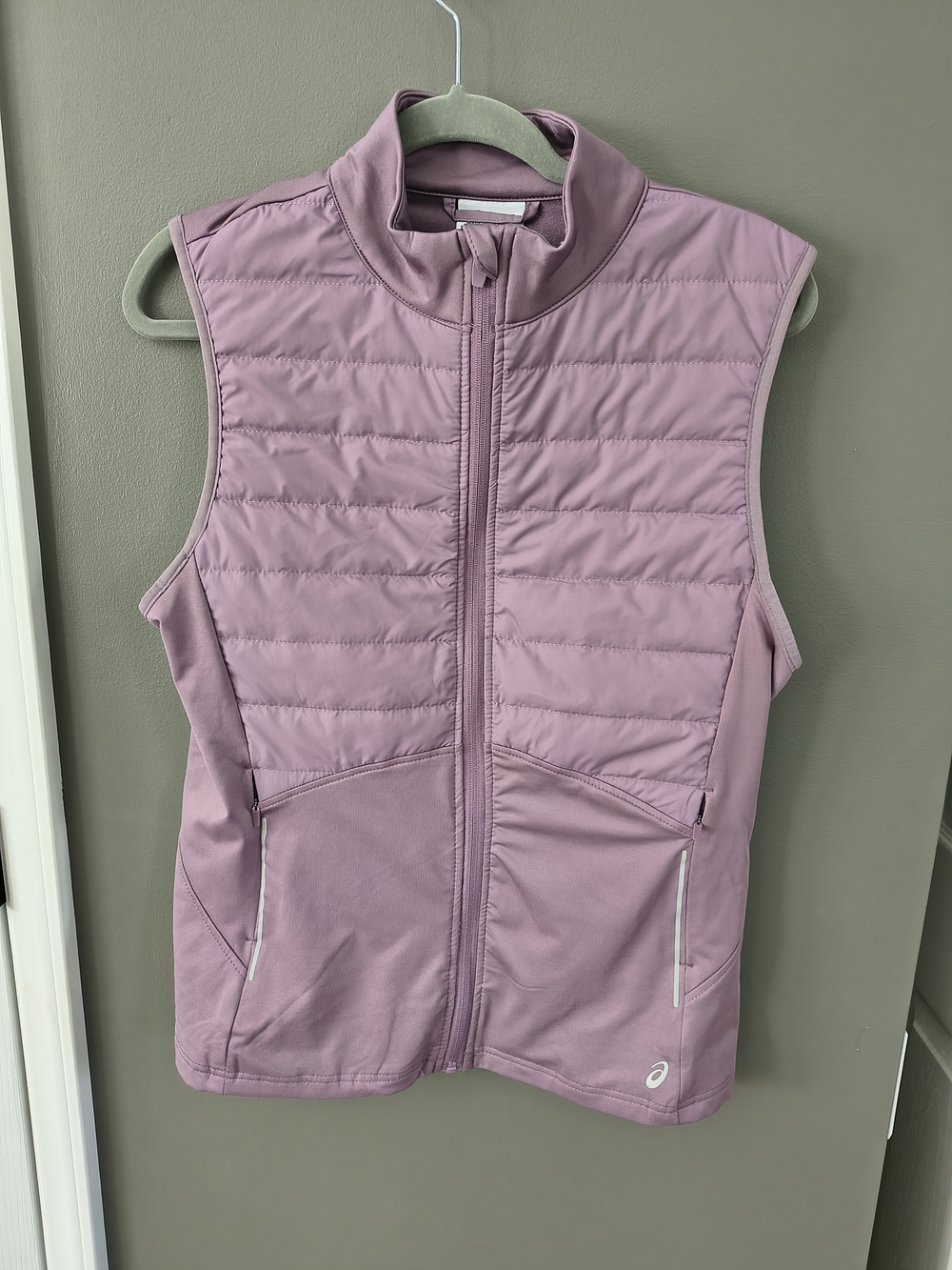 Asics Quilted Softshell Vest in Mauve